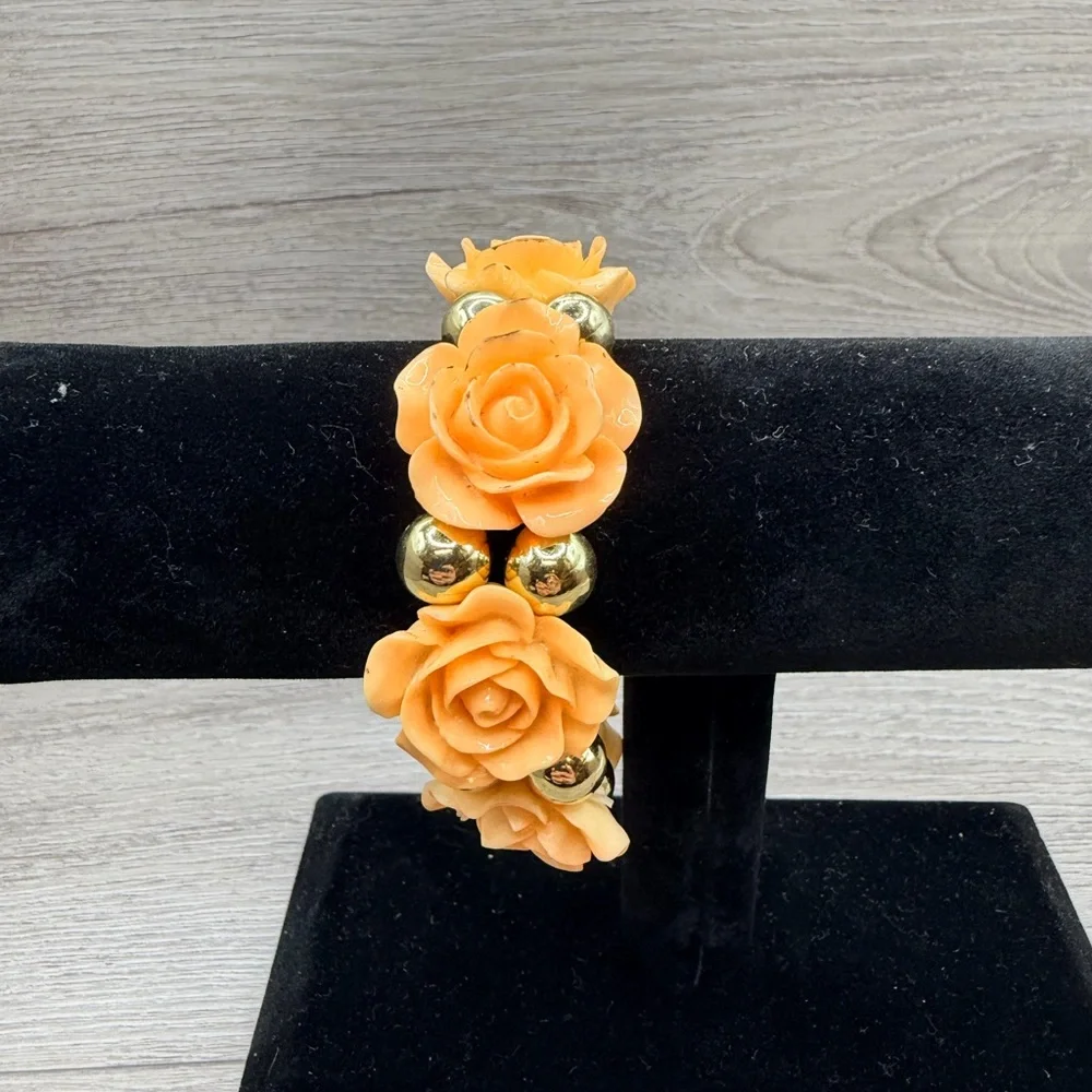 Elegant Floral Gold Tone‎ Bracelet